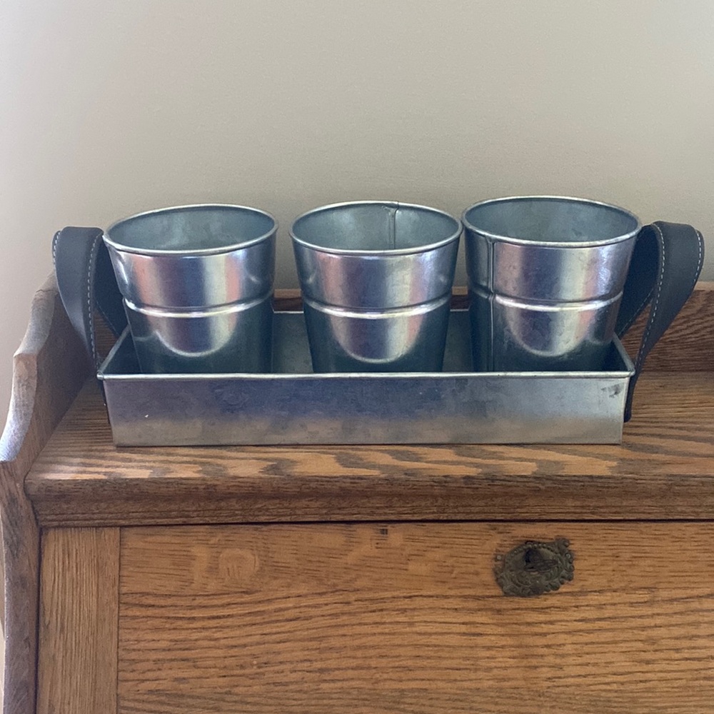 Metal Vanity Desk Organizer 3 Cans & Tray with Vegan Faux Leather Straps